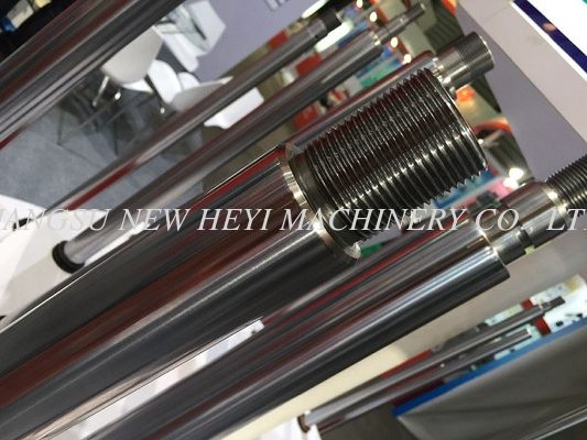 গুণ 20-30 Micron F7 Hydraulic Piston Rods Micro Alloy Steel ISO Approval কারখানা